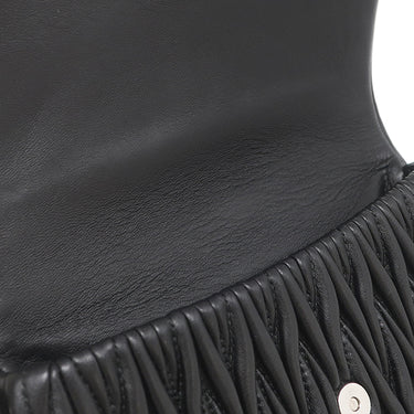 ミュウミュウ MIU MIU マテラッセ ショルダー 5BH126 NERO レザー ショルダーバッグ シルバー金具 黒 ロゴプレート チェーン