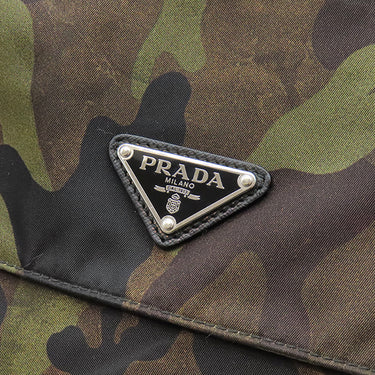 プラダ PRADA 三角ロゴ メッセンジャー バッグ カーキ ナイロン ショルダーバッグ シルバー金具 カモフラ 迷彩柄