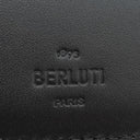 ベルルッティ BERLUTI マコレ スクリットレザー ウォレット 106132529 パープル カーフ 二つ折り財布 紫 カリグラフィー パティーヌ