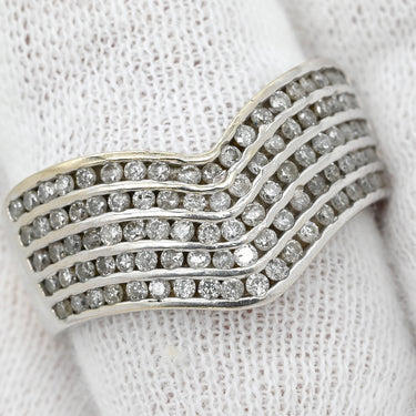 ノンブランド NON BRAND ダイヤモンド 1.00ct Vライン ホワイトゴールド K18WG ダイヤモンド リング 指輪 18K 750 WG V字 デザインリング 18号