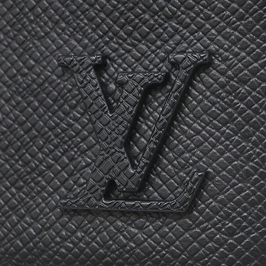 ルイヴィトン Louis Vuitton アヴェニュー メッセンジャー M11657 ブラック タイガ ショルダーバッグ シルバー金具 黒