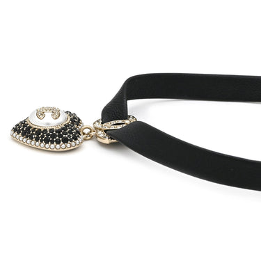 シャネル CHANEL ココマーク ハート レザーチョーカー ホワイト×ブラック GP フェイクパール ラインストーン カラーストーン レザー ネックレス ゴールド金具 フェイクパール 色石 白 黒