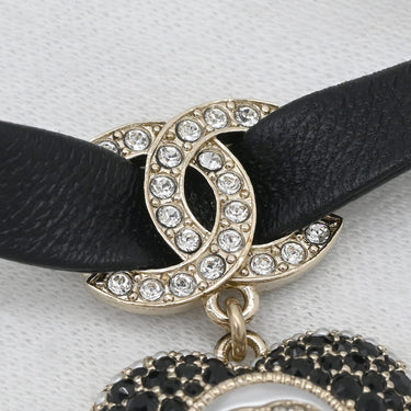 シャネル CHANEL ココマーク ハート レザーチョーカー ホワイト×ブラック GP フェイクパール ラインストーン カラーストーン レザー ネックレス ゴールド金具 フェイクパール 色石 白 黒