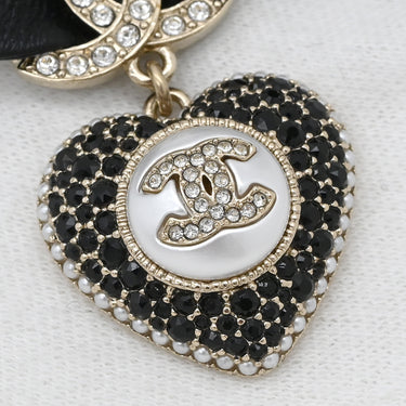 シャネル CHANEL ココマーク ハート レザーチョーカー ホワイト×ブラック GP フェイクパール ラインストーン カラーストーン レザー ネックレス ゴールド金具 フェイクパール 色石 白 黒