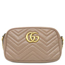 グッチ GUCCI GGマーモント スモール カメラバッグ 447632 ピンクベージュ レザー シェブロンキルティングレザー ショルダーバッグ マットゴールド金具 キルティング ショルダー