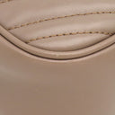 グッチ GUCCI GGマーモント スモール カメラバッグ 447632 ピンクベージュ レザー シェブロンキルティングレザー ショルダーバッグ マットゴールド金具 キルティング ショルダー