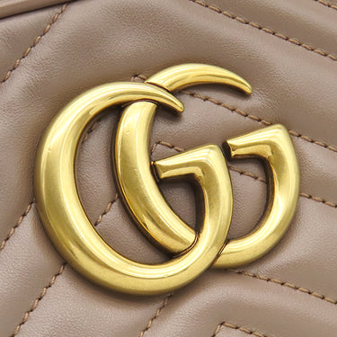 グッチ GUCCI GGマーモント スモール カメラバッグ 447632 ピンクベージュ レザー シェブロンキルティングレザー ショルダーバッグ マットゴールド金具 キルティング ショルダー