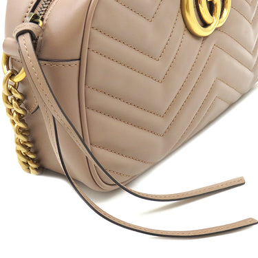 グッチ GUCCI GGマーモント スモール カメラバッグ 447632 ピンクベージュ レザー シェブロンキルティングレザー ショルダーバッグ マットゴールド金具 キルティング ショルダー