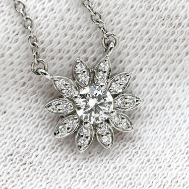 ティファニー Tiffany & Co エンチャント フラワー ダイヤ ペンダント プラチナシルバー Pt950 ダイヤモンド ネックレス T＆Co. プラチナ 950 花モチーフ