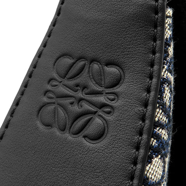 ロエベ LOEWE ルナ アナグラム バッグ A923PM1X02 ネイビー×ブラック カーフ ジャガード ショルダーバッグ ゴールド金具 紺 黒 肩掛け