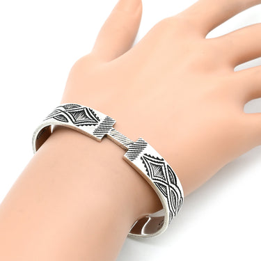 エルメス HERMES トゥアレグ バングル シルバー シルバー925 T4 ブレスレット オープンバングル AG925 SV925 手彫り