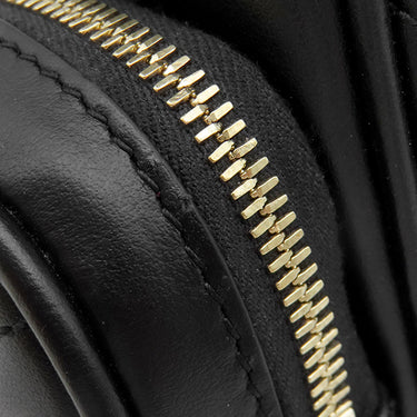 グッチ GUCCI GGマーモント 795228 ブラック レザー ショルダーバッグ シャンパンゴールド金具 チェーンショルダー 黒