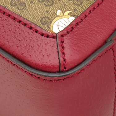 グッチ GUCCI GGマーモント ドラえもんコラボ 655596 ベージュ×エボニー×チェリーレッド GGスプリームキャンバス ショルダーバッグ ゴールド金具