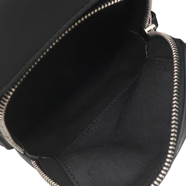 ヴァレンティノ VALENTINO VLTN クロスボディバッグ ブラック レザー ショルダーバッグ シルバー金具 黒 白 ロゴ ショルダー 斜め掛け フラップ