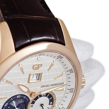 腕時計 ジラールペルゴ GIRARD PERREGAUX トラベラー 49655-52-131-BB6A 自動巻き メンズ K18RG無垢 ラージデイト ムーンフェイズ GMT