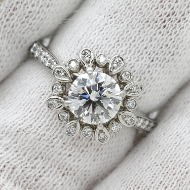 ハリーウィンストン Harry Winston ブロッサム エンゲージメント プラチナシルバー Pt950 ダイヤモンド リング 指輪 フラワー 花 ダイヤモンド F VVS2 1.01ct 8.5号