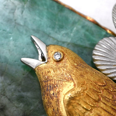 石川暢子 NOBUKO ISHIKAWA エメラルド 57.67ct 鳥 グリーン×イエローゴールド×プラチナシルバー K18YG Pt900 エメラルド ダイヤモンド ブローチ 18K 750 YG プラチナ コンビ ダイヤ 帯留め ペンダントトップ