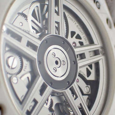 腕時計 ウブロ HUBLOT ビッグバン フェラーリ ホワイトセラミック カーボン 401.HQ.0121.VR 自動巻き メンズ コラボ スケルトン 限定