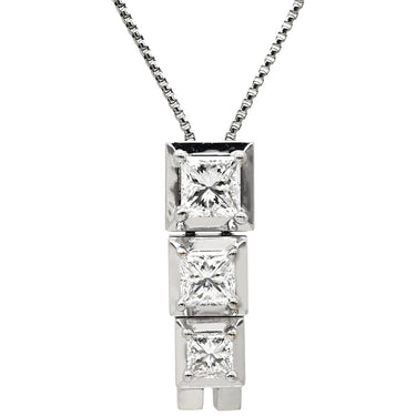 タサキ TASAKI トリロジー ダイヤ ペンダント プラチナシルバー K18WG ダイヤモンド ネックレス TASAKI 18K WG 3P 3石 3粒 ドロップ プリンセスカット
