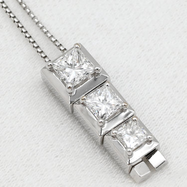 タサキ TASAKI トリロジー ダイヤ ペンダント プラチナシルバー K18WG ダイヤモンド ネックレス TASAKI 18K WG 3P 3石 3粒 ドロップ プリンセスカット