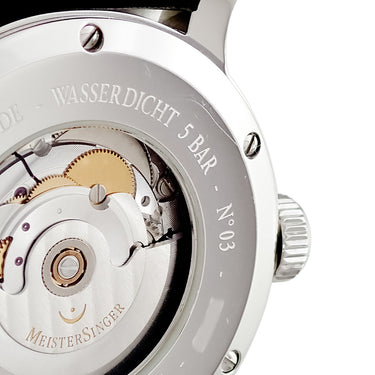 腕時計 マイスタージンガー MEISTER SINGER ナンバースリー No.03 自動巻き メンズ シングルハンド シルバー アラビア シースルーバック