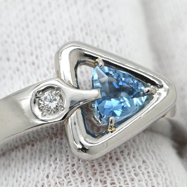 奥村佳彦 YOSHIHIKO OKUMURA アクアマリン0.43ct ダイヤモンド ブルー×プラチナシルバー Pt900 アクアマリン ダイヤモンド リング 指輪 青 アクアマリン PT トリリアントカット 三角形 11.5号