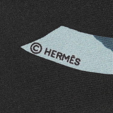 エルメス HERMES カレ90 ブラック×ネイビー×マルチカラー シルク スカーフ 【NOEL AU 24 FAUBOURG/フォーブル24番地のクリスマス】