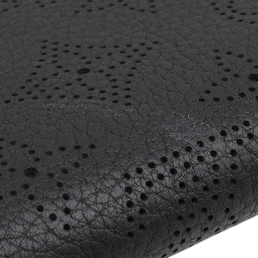 ルイヴィトン LOUIS VUITTON ポルトフォイユ アメリア M95549 ブラック モノグラムマヒナ 三つ折り財布 ゴールド金具 長財布