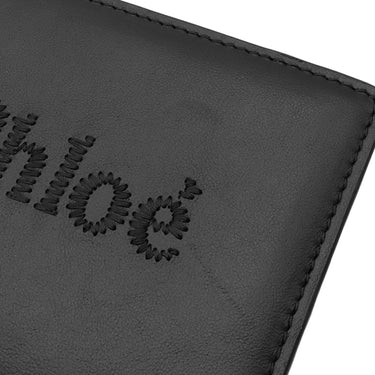 クロエ Chloe センス コンパクト ウォレット CHC23SP867I10001 ブラック レザー 二つ折り財布 ゴールド金具 黒 ロゴ刺繍 小銭入れ 札入れ Sense