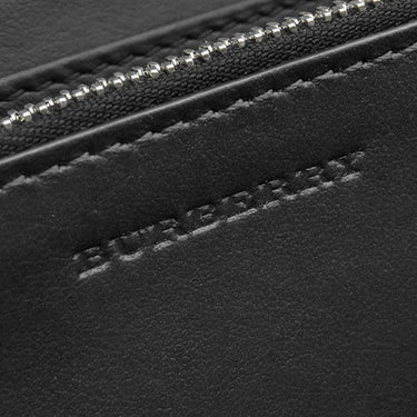 バーバリー BURBERRY チェーンモチーフ ラウンドジップ ウォレット ブラック×ホワイト レザー 長財布 シルバー金具 黒 白 小銭入れ チェーン 格子柄