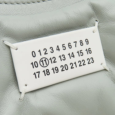 メゾン マルタン マルジェラ MAISON MARTIN MARGIELA グラムスラム SB3WG0024 ライトスモークグレー レザー ショルダーバッグ シルバー金具 Glam Slam ホーボー キルティング