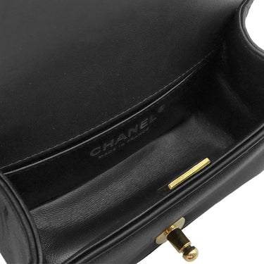 シャネル CHANEL ミニ ボーイシャネル ブラック ラムスキン ショルダーバッグ ゴールド金具 シェブロン Vステッチ