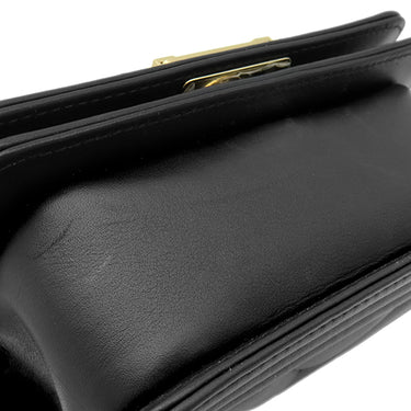 シャネル CHANEL ミニ ボーイシャネル ブラック ラムスキン ショルダーバッグ ゴールド金具 シェブロン Vステッチ