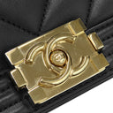 シャネル CHANEL ミニ ボーイシャネル ブラック ラムスキン ショルダーバッグ ゴールド金具 シェブロン Vステッチ