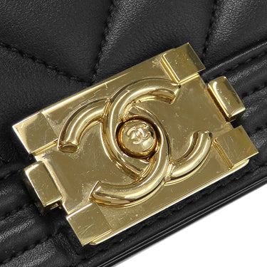 シャネル CHANEL ミニ ボーイシャネル ブラック ラムスキン ショルダーバッグ ゴールド金具 シェブロン Vステッチ