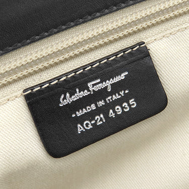 サルヴァトーレ・フェラガモ Salvatore Ferragamo ガンチーニ ブラック レザー ショルダーバッグ シルバー金具 肩掛け 黒