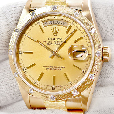 腕時計 ロレックス ROLEX デイデイト 36 18108 93番台 自動巻き メンズ 93番台 K18YG無垢 純正12Pダイヤ バーク仕上げ シャンパン