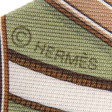 エルメス HERMES ツイリー H064299S ヴェールアマンド×ブルージーン×カネル シルク スカーフ 新品 未使用 【Harnais Legendaire/伝説のハーネス】