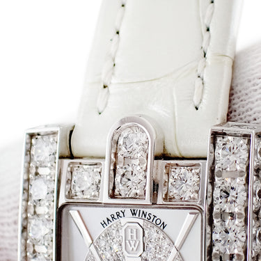 腕時計 ハリーウィンストン Harry Winston アヴェニュー クラシック エリプティック AVEQHM21WW241 クオーツ レディース K18WG 純正ダイヤ
