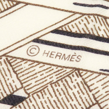エルメス HERMES カレ140 カレジェアン ホワイト×ブルーマリン×エベンヌ カシミヤ シルク ストール 新品 未使用 【馬銜 バンダナ】
