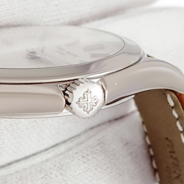 腕時計 パテックフィリップ PATEK PHILIPPE カラトラバ 5107G-001 自動巻き メンズ K18WG無垢 シルバー デイト バー シースルーバック