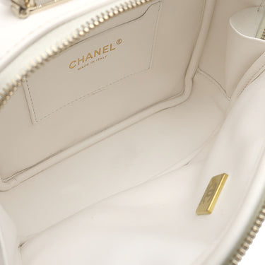 シャネル CHANEL マトラッセ 18 トップハンドル ホワイト レザー 2WAYバッグ ゴールド金具 白 ハンドバッグ