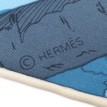 エルメス HERMES カレ70 H983855S ブルー×グリブルーテ×バニラ シルク スカーフ 【 RENDEZ VOUS GALANT/ランデヴー ギャラン】