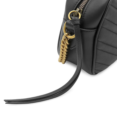 グッチ GUCCI GGマーモント スモール カメラバッグ 447632 ブラック レザー シェブロンキルティングレザー ショルダーバッグ ヴィンテージ金具 黒 ショルダー キルティング