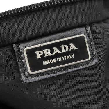プラダ PRADA 三角ロゴ ショルダー ブラック ナイロン ショルダーバッグ シルバー金具 黒 斜め掛け ナイロンバッグ