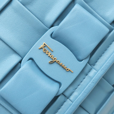 サルヴァトーレ・フェラガモ Salvatore Ferragamo ヴィヴァ ボウ 21I446 ライトブルー レザー ショルダーバッグ ゴールド金具 ヴァラ リボン