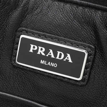 プラダ PRADA クジラプリント サフィアーノ ブラック レザー 2WAYバッグ シルバー金具 クラッチ ショルダー 黒 トライアングルロゴ ホエール