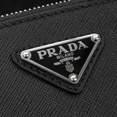 プラダ PRADA クジラプリント サフィアーノ ブラック レザー 2WAYバッグ シルバー金具 クラッチ ショルダー 黒 トライアングルロゴ ホエール