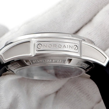 腕時計 ノルケイン NORQAIN インディペンデンス スケルトン クロノ 42mm NN3200SC/B323/322CHBR.20S 自動巻き メンズ 新品同様 黒