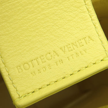 ボッテガヴェネタ BOTTEGA VENETA マキシイントレチャート カセット イエロー レザー ショルダーバッグ ミニ バッグ